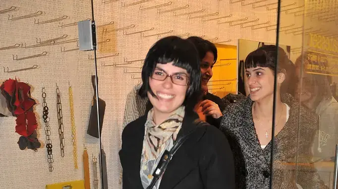 פפראצי שפרה קורנפלד עושה שופינג