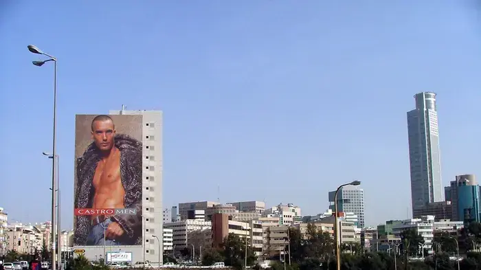 דודי בלסר בשלט חוצות לקסטרו