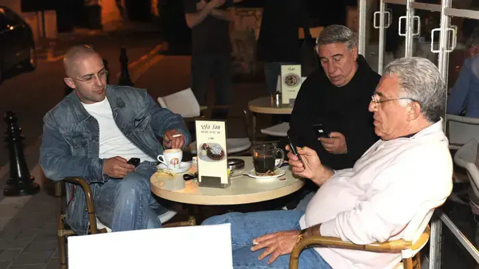 פפראצי מאיר פניג'ל, אברהם לוי ויוסי מילשטיין לאחר ההדחה מבית האח הגדול