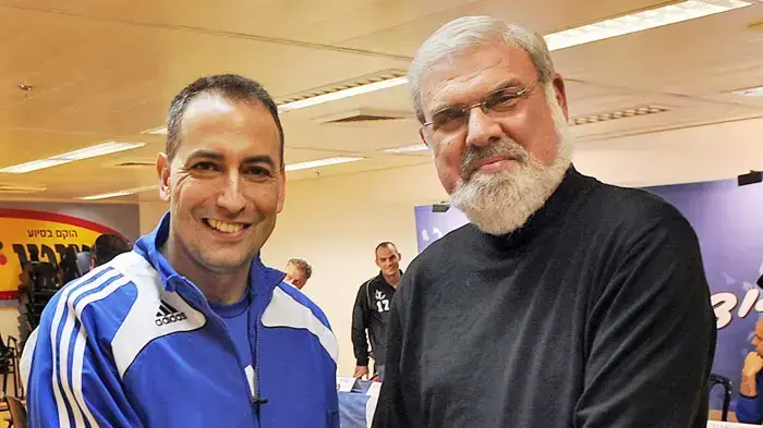 גלעד מאור מאמן מכבי ראשון לציון עם ישראל ברנר מאמן אסא תל אביב