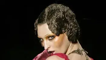 דיור  חורף 2010 בשבוע האופנה בפריז