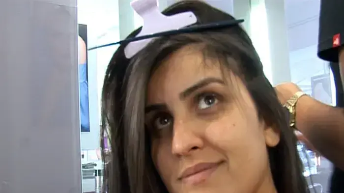 עינב בובליל באיפור ושיער אצל מיקי בוגנים לפני החתונה