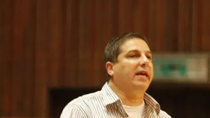מאמן מכבי חיפה אבי אשכנזי