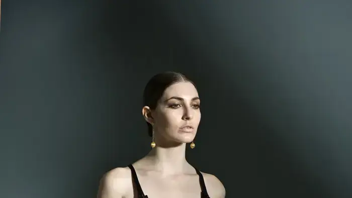 שמלת ערב של דפנה לוינסון ולילך קריסטל