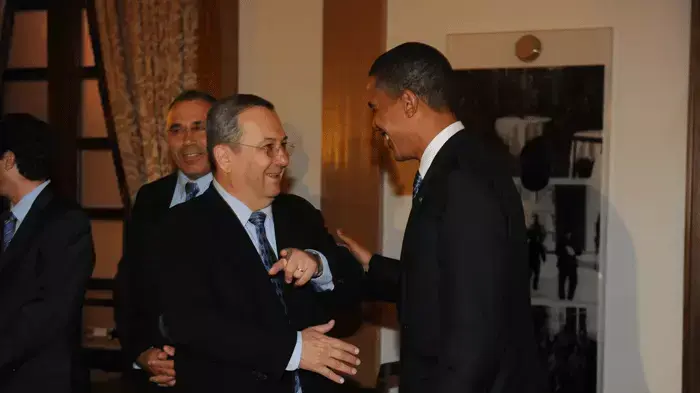 ברק אובמה נפגש עם שר הביטחון אהוד ברק