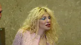 קורטני לאב בתמונה מ-2003