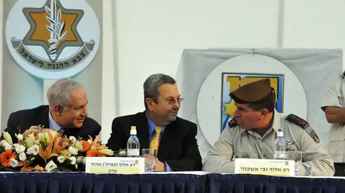 גבי אשכנזי, אהוד ברק, בנימין נתניהו