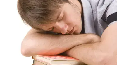 בחור ישן על ספרים