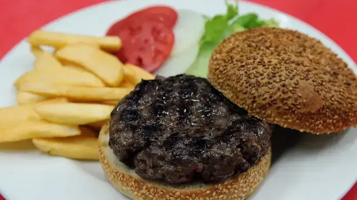 המבורגר של מסעדת סטפן בראון