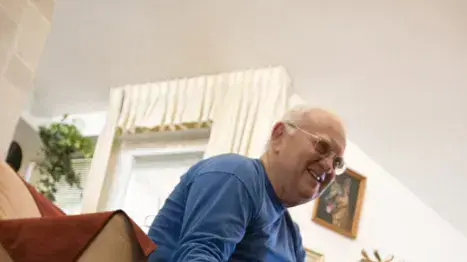 אריה שמידט ואלווין, כלב הנחייה שלו