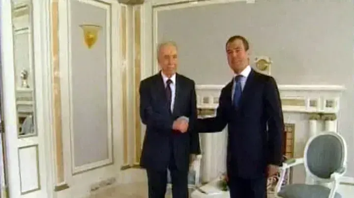 פרס נפגש עם נשיא רוסיה