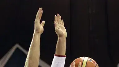 יניב גרין שחקן נבחרת ישראל עולה לסל