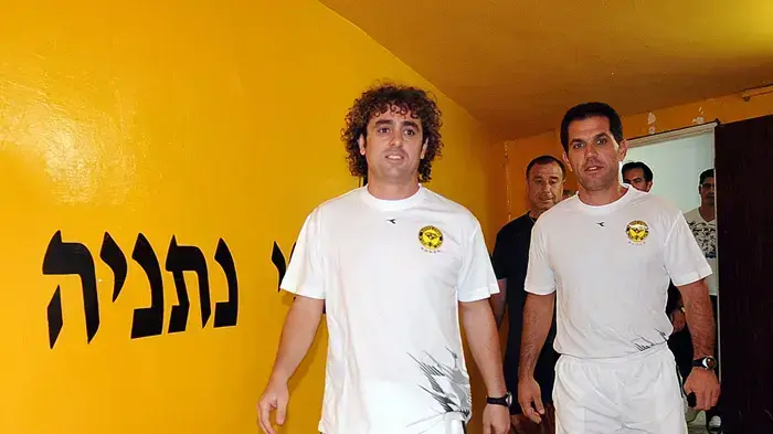 ראובן עטר מאמן מכבי נתניה, מאחורי העוזר צדוק מלכה