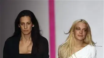 לינדסי לוהן מעצבת לבית האופנה אונגרו  קיץ 2010
