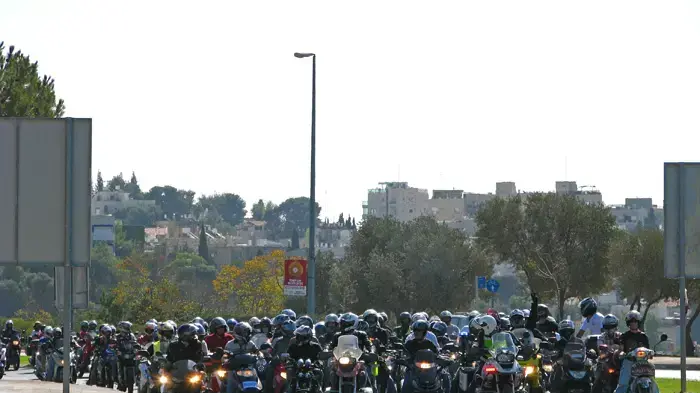 רוכבים במסדרונות הכנסת רוכבים במסדרונות הכנסת