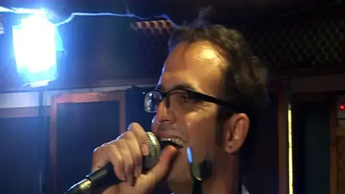 אברהם טל בשיר בחזרה