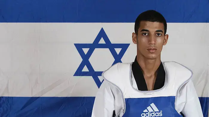 שחקן נבחרת צרפת וויליאם גאלאס חוגג