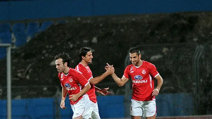 איתי שכטר שחקן הפועל תל אביב חוגג שער עם דדי בן דיין, ביברס נאתכו