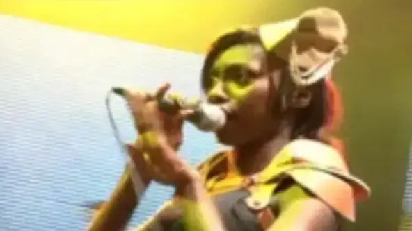 מתוך הקליפ של אוי ואבוי לשיר Dusty Road