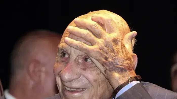 כדורגלן העבר הארגנטינאי פרנסיסקו וראז'ו חוגג יום הולדת 100