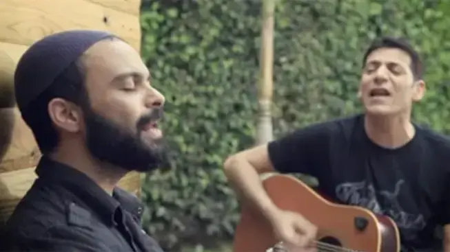 מתוך הקליפ של עמיר בניון עם יהודה מסס