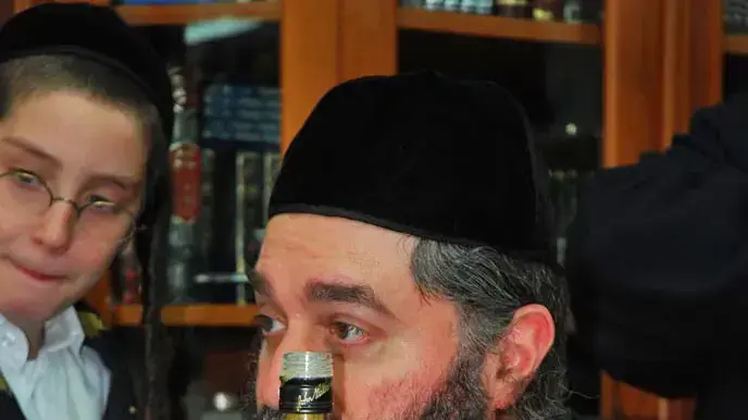 משתה פורים בבית של יקותיאל אבוחצירא- פברואר 2010