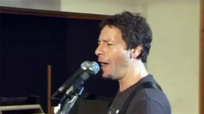 ערן צור בחזרה  כל מה שאנושי