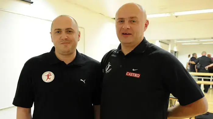 אולג בוטנקו מאמן אסא תל אביב עם וובה זייקמן מאמן הפועל ראשון לציון
