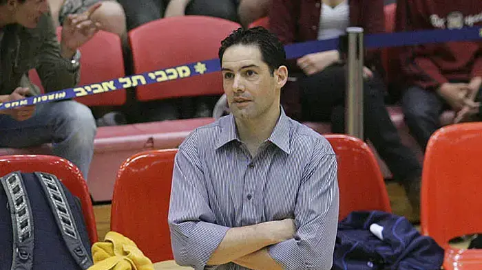 זוהר בר נצר מאמן מכבי תל אביב כדורעף