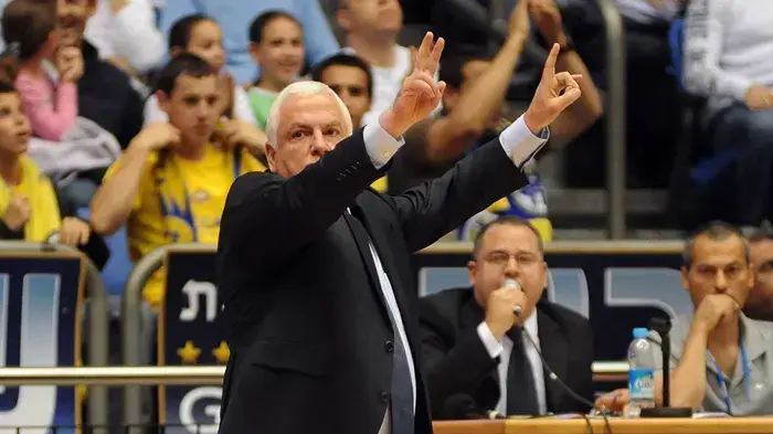 מאמן מכבי תל אביב פיני גרשון