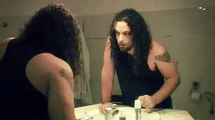 מתוך הקליפ "אדון הייאוש" של הפיל הכחול