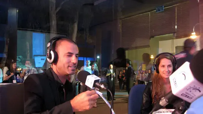 סער שיינפיין, האח הגדול,  באולפן השקוף של הרדיו הבינתחומי 106.4 FM