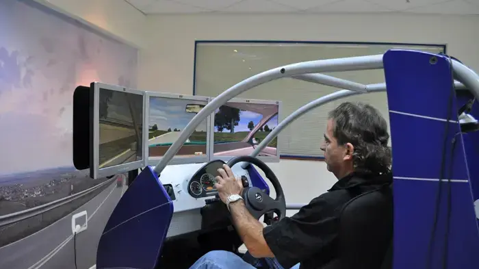 סימולאטור נהיגה 'המסלול המהיר'