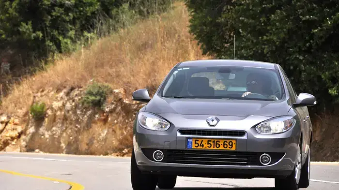 מבחן השוואתי סקודה אוקטביה  TSI נפח 1.2 ל' טורבו מול רנו פלואנס 1.6 ל'