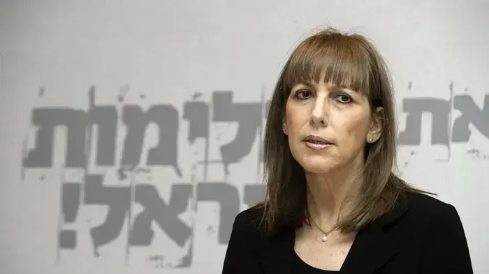לימור לבנת שרת החינוך התרבות והספורט בכנס "עיר ללא אלימות" באילת- יוני 2010