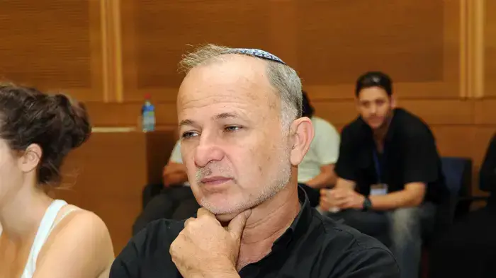 מוטי שקלאר בדיון בחוק לפיד יוני 2010