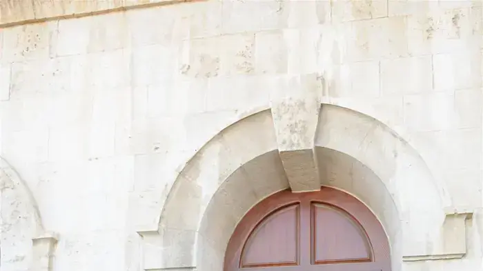 רבבות חרדים מפגינים בירושלים כנגד החלטה לאסור את הורי התלמידות מעמנואל- יוני 2010
