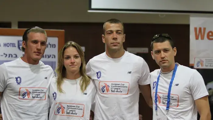 רוסלן חמד לצד קוסטה קריניצקי אתלטי קרב עשר טל בן ארצי ועם אנטולי מיננקו