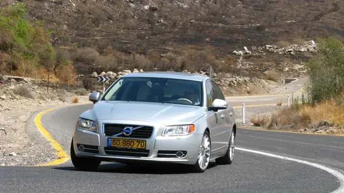 מבחן השוואתי ב.מ.וו 535i מול לקסוס GS450 היברידית מול וולוו S80 T6