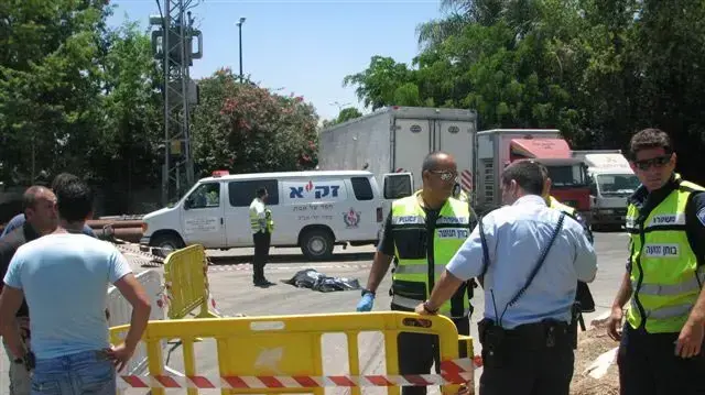 תאונת פגע וברח בגני התערוכה בתל אביב- יוני 2010