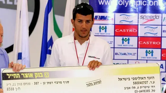 השייט שחר צוברי