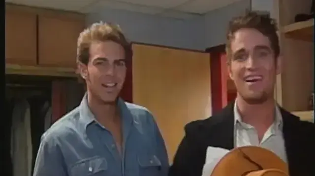 מאחורי הקלעים