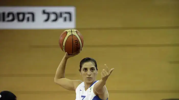 שחקנית נבחרת הנשים בכדורסל, לירון כהן שחקנית נבחרת הנשים בכדורסל, לירון כהן