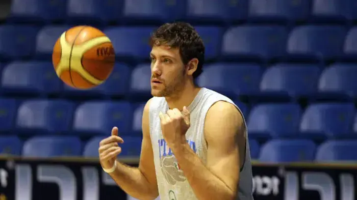 שחקן נבחרת איטליה, אנג'לו ג'ילי