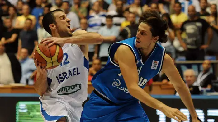יותם הלפרין שחקן נבחרת ישראל יותם הלפרין שחקן נבחרת ישראל