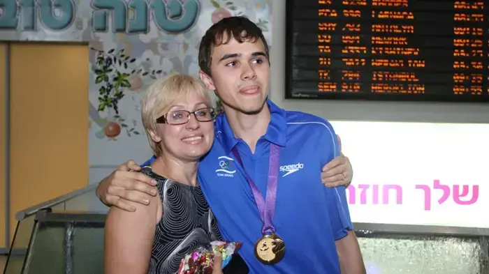 דימה קרויטר קופץ לגובה דימה קרויטר קופץ לגובה