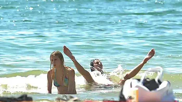 אלין לוי ומיכל גבריאלוב בים אלין לוי ומיכל גבריאלוב בים
