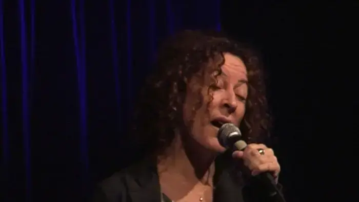 יהודית רביץ במסיבת העיתונאים לפתיחת פסטיבל תל אביב
