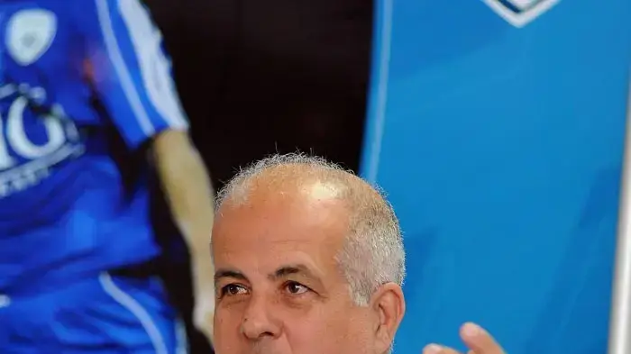 יושב ראש ההתאחדות לכדורגל אבי לוזון