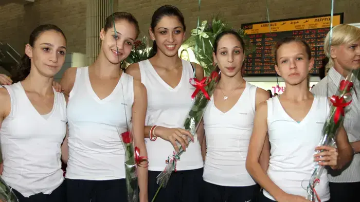 מרינה שולץ, נועה פלצ'י, פולינה זקולז'ני, מורן בוזובסקי, אליאורה זולקובסקי